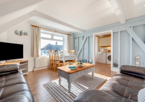 The living & dining area at 3 Pentyre House, Padstow