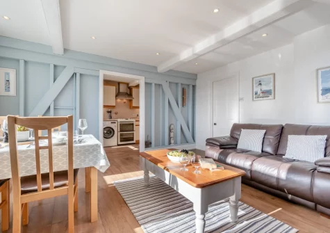 The living & dining area at 3 Pentyre House, Padstow