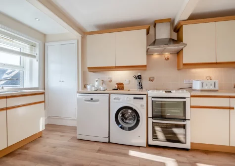The kitchen at 3 Pentyre House, Padstow