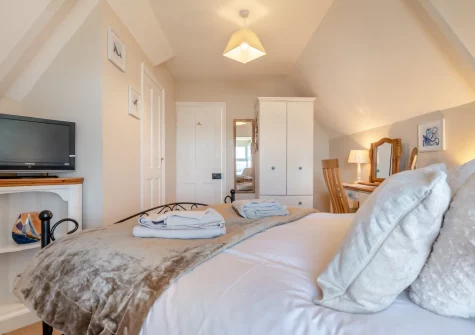 Bedroom #1 at 3 Pentyre House, Padstow