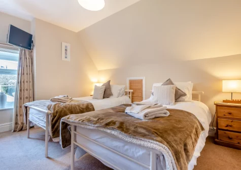 Bedroom #2 at 3 Pentyre House, Padstow