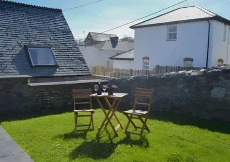 The garden at 3 The Old School House, St Agnes