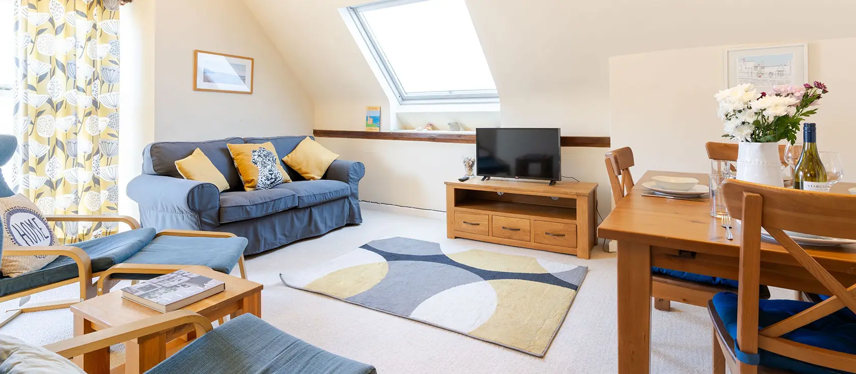 3 The Old School House, St Agnes offers charming upside-down living in a vibrant Cornish village. Enjoy modern amenities, communal gardens, allocated parking, and easy access to stunning coastline, heritage sites, and coastal adventures.