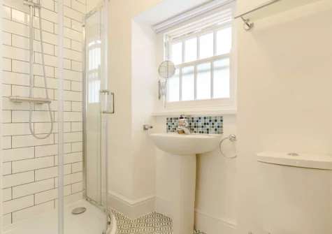 The first floor shower room at 3 The Square, Penryn