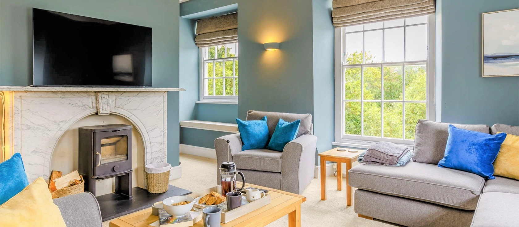 3 The Square, Penryn is a luxurious 4-bedroom Georgian townhouse in Cornwall, perfect for families with a beautiful garden. Displaying a stunning interior, it's within walking distance of the harbour, eateries, pubs, shops, and scenic attractions.