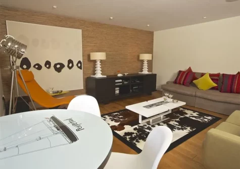 The living area at 32 Dart Marina, Dartmouth