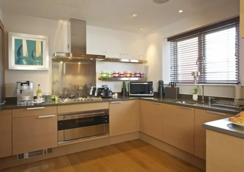 The kitchen at 32 Dart Marina, Dartmouth