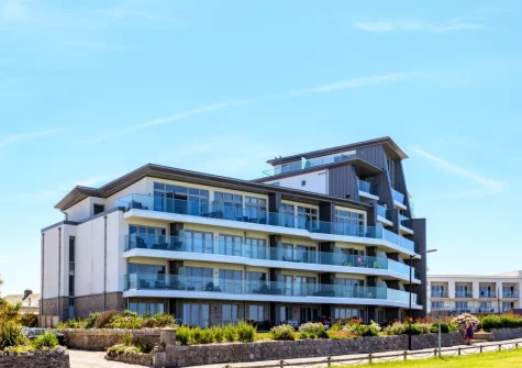 32 One Lusty Glaze is a stylish second-floor luxury apartment offering breathtaking sea views & an unbeatable coastal location
