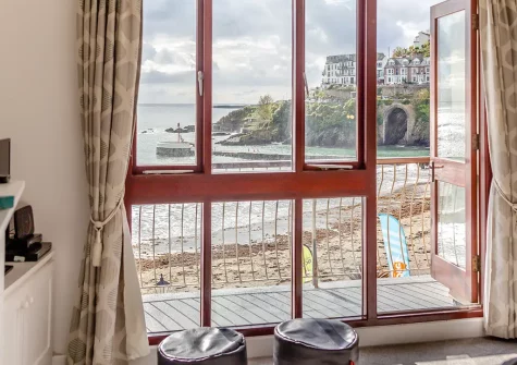 The living area at 4 Admiralty Court, Looe
