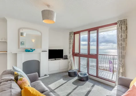 The living area at 4 Admiralty Court, Looe