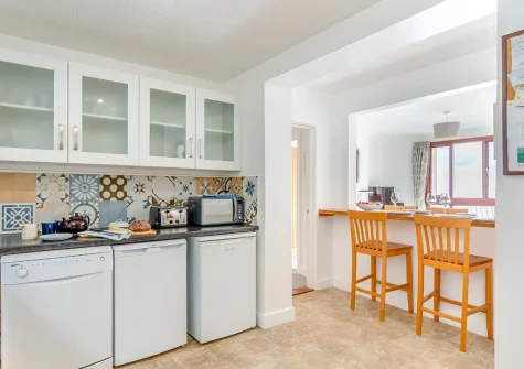 The kitchen at 4 Admiralty Court, Looe