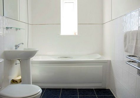 The bathroom @ 4 Belvedere Court, Paignton