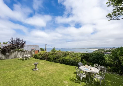 The shared garden & alfresco dining area at 4 Fernhill, Carbis Bay