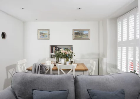 The dining area at 4 Quayside, Fowey