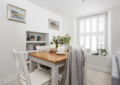 The dining area at 4 Quayside, Fowey