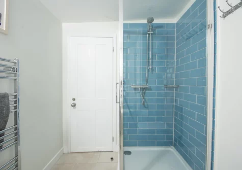 The shower room at 4 Quayside, Fowey