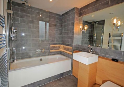 The bathroom @ 4 Queens Quay, Torquay