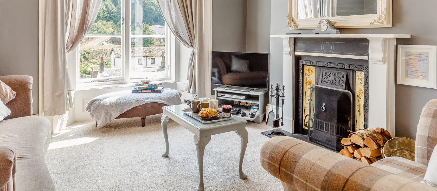 4 Rocklands, Brixham is a spacious four-bedroom house in Devon, blending coastal charm with modern comforts. It is perfect for families, with a cosy interior and private outdoor space, and is located close to beaches and diverse town attractions.