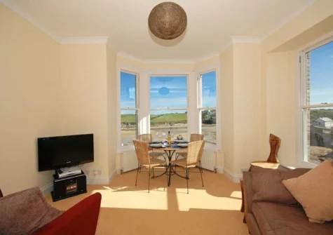 The living & dining area at 4 Seashore, Newquay
