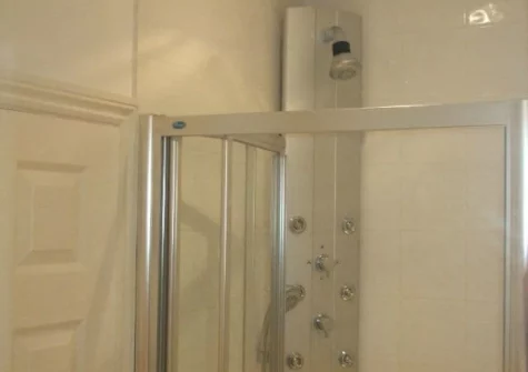 The bathroom at 4 Seashore, Newquay