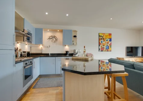 The kitchen at 4 St Elvans Courtyard, Porthleven