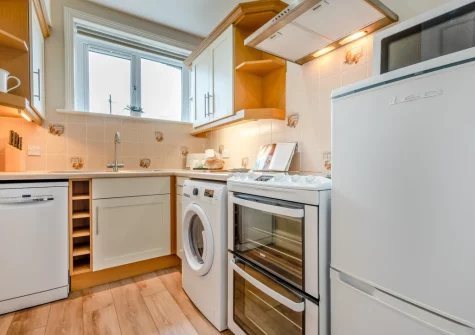 The kitchen at 5 Pentyre House, Padstow