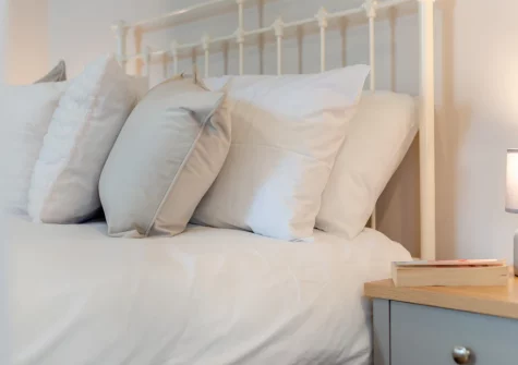 The bedroom at 5 Pentyre House, Padstow
