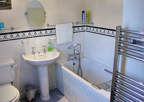 The bathroom @ 5 Shoreside