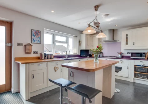 The kitchen at 5 The Fairway, Braunton