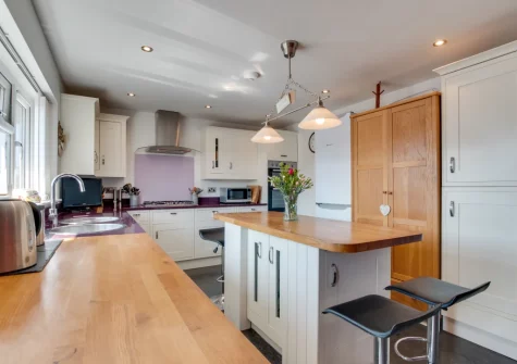 The kitchen at 5 The Fairway, Braunton