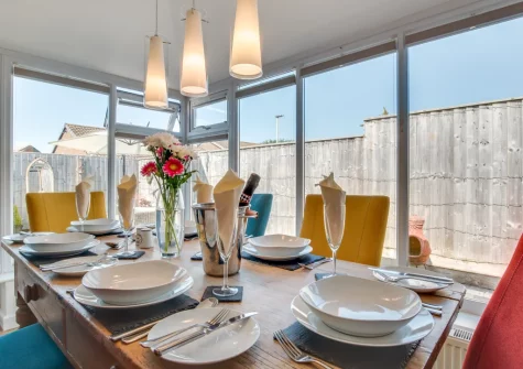 The dining area at 5 The Fairway, Braunton