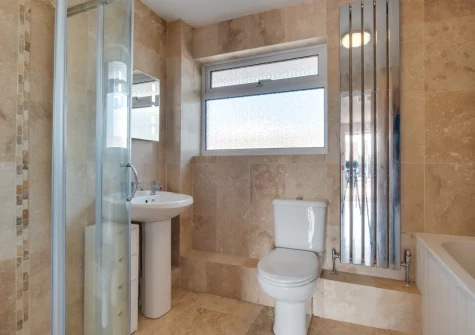 The shower room at 5 The Fairway, Braunton