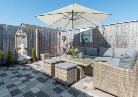 The courtyard & outdoor sitting area at 5 The Fairway, Braunton