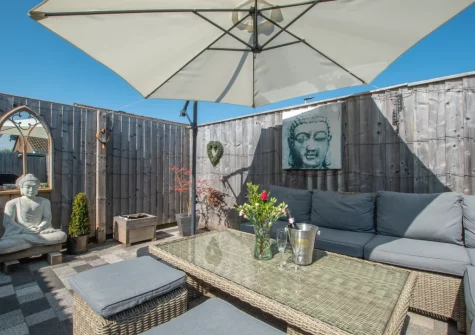 The courtyard & outdoor sitting area at 5 The Fairway, Braunton