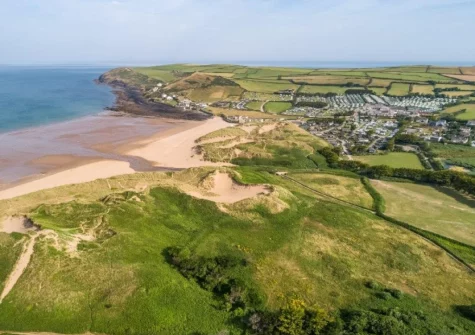 5 The Fairway is an ideal base for accessing both Saunton Sands and Croyde Bay
