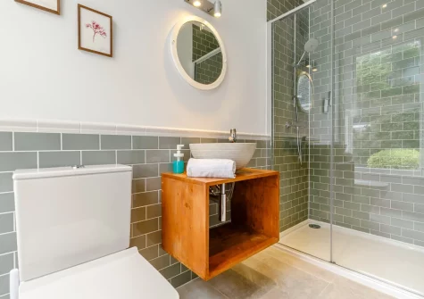 bedroom #1 en-suite shower room at 51 Esplanade, Fowey