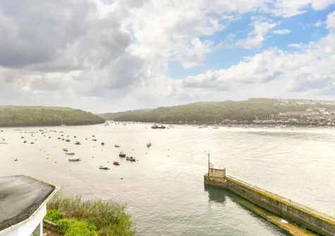 Enjoy panoramic & far reaching river views when you stay at 51 Esplanade, Fowey