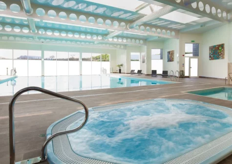 Una's brilliant on-site facilities like indoor swimming pool, hot tub & sauna will certainly add to your experience