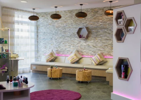 Una's brilliant on-site facilities like their gorgeous spa will certainly add to your experience