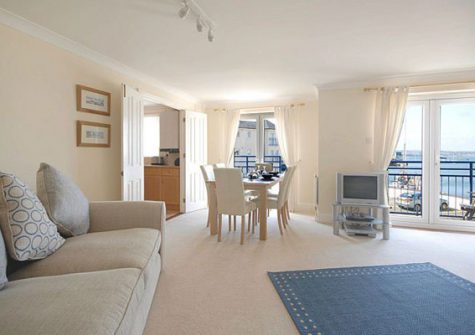 The living area @ 56 Moorings Reach