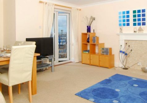 56 Moorings Reach is a three bedroom first floor apartment with lift access in this award winning development in Brixham overlooking the marina. There is spacious living room with views across Torbay and doors which lead out to a balcony.