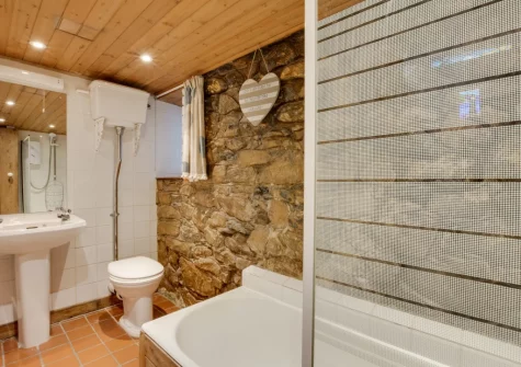 The bathroom at 6 Baileys Lane, St Ives