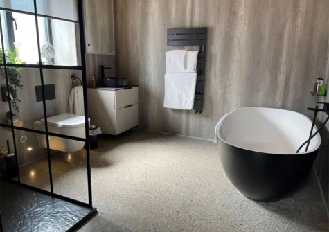 Bedroom #2 en-suite at 6 South View Lodges, Shillingford St George
