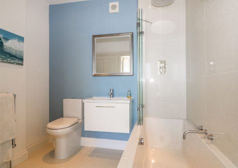 Bedroom #1 en-suite at 62 Esplanade, Fowey
