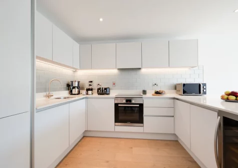 The kitchen at 7 The Old Station Master's House, Fowey