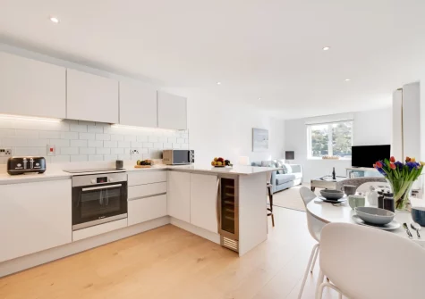 The kitchen & dining area at 7 The Old Station Master's House, Fowey