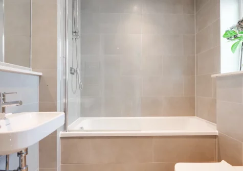 The bathroom at 7 The Old Station Master's House, Fowey