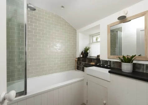 The bathroom at 8 Millpool, Mousehole