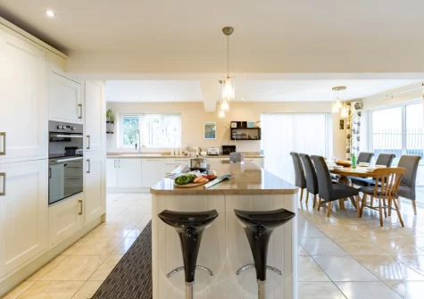 The kitchen & dining area at 8 Ocean View, Polruan