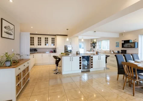 The kitchen & dining area at 8 Ocean View, Polruan
